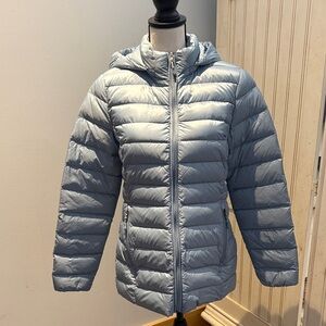 32 Degrees Light Blue Puffer Jacket with Hood
Size Small